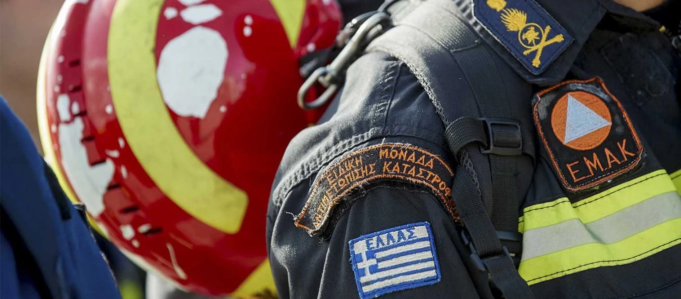 Αντάρτικο από τους Πυροσβέστες κατά του υποχρεωτικού εμβολιασμού: Αρνούνται να εμβολιαστούν και ετοιμάζουν προσφυγές!